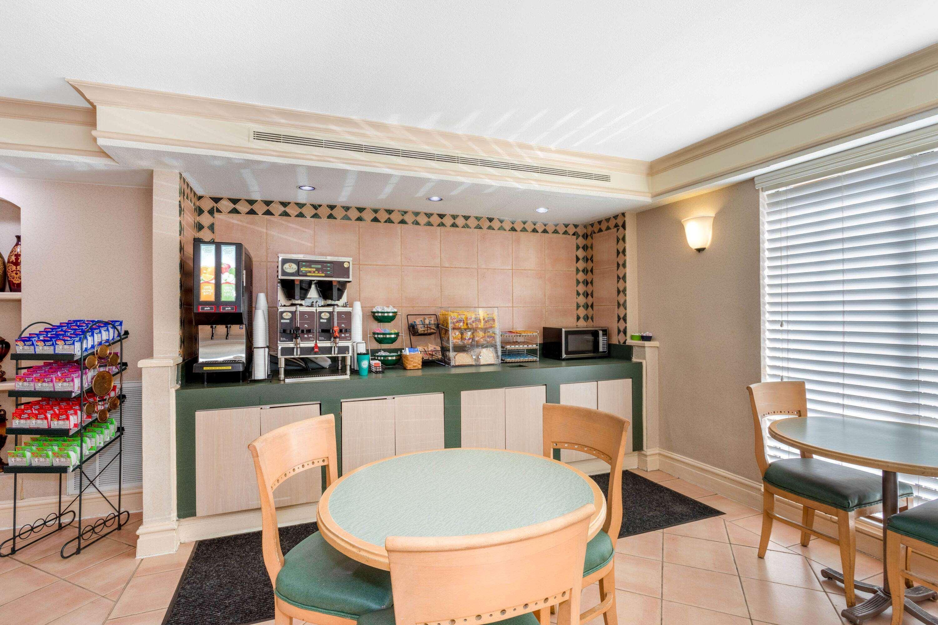 La Quinta Inn By Wyndham Tallahassee North Екстериор снимка